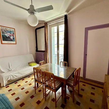 Maison, Centre Ville, Proche Commerce * Ментона