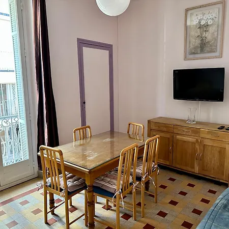 Maison, Centre Ville, Proche Commerce Menton