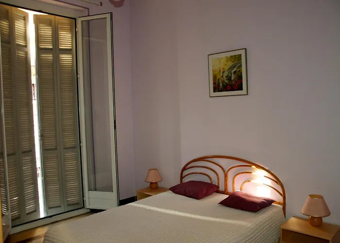 Maison, Centre Ville, Proche Commerce *