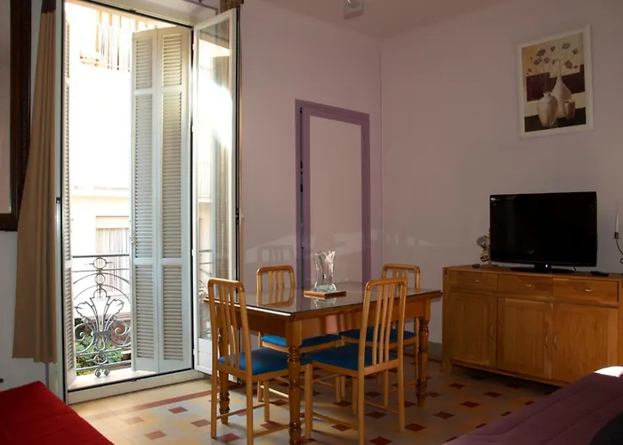 Maison, Centre Ville, Proche Commerce