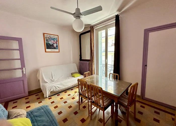 Maison, Centre Ville, Proche Commerce شقة مينتون