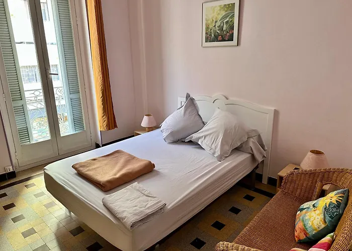 Maison, Centre Ville, Proche Commerce *