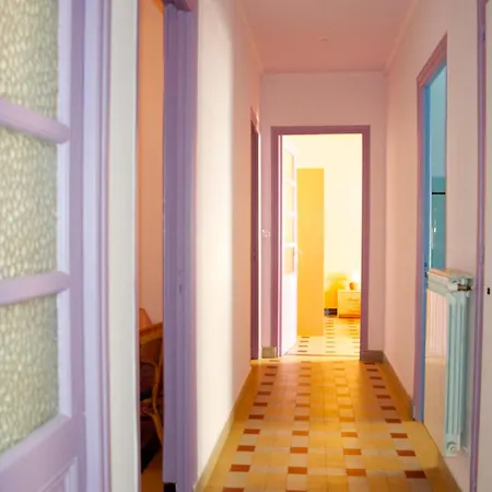 Maison, Centre Ville, Proche Commerce * Menton