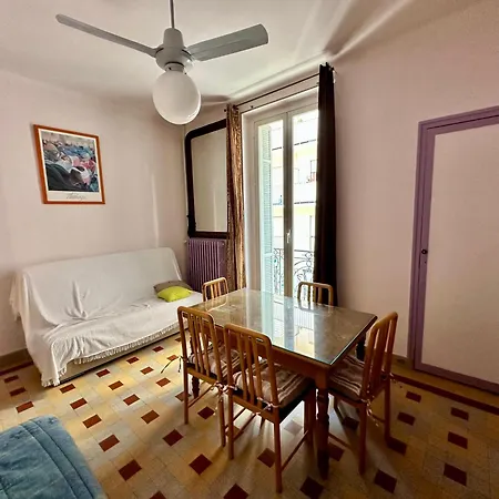 Maison, Centre Ville, Proche Commerce * Menton