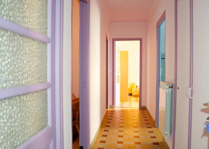 Maison, Centre Ville, Proche Commerce * Μεντόν