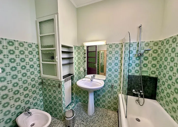 Maison, Centre Ville, Proche Commerce *